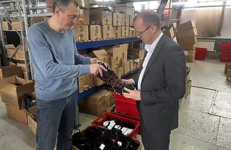 Роман Трялин ознакомился с производством и социальным проектом ООО «Спецзаказ» Роман Трялин ознакомился с производством и социальным проектом ООО «Спецзаказ»